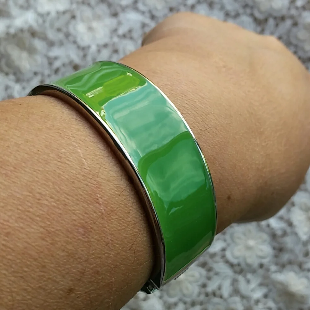 Green enameled silvertone bracelet